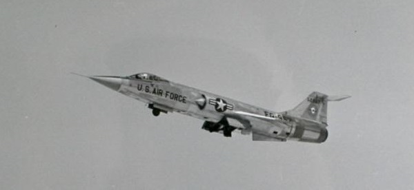 Lockheed Yf A Starfighter Takes Off On Altitude Record