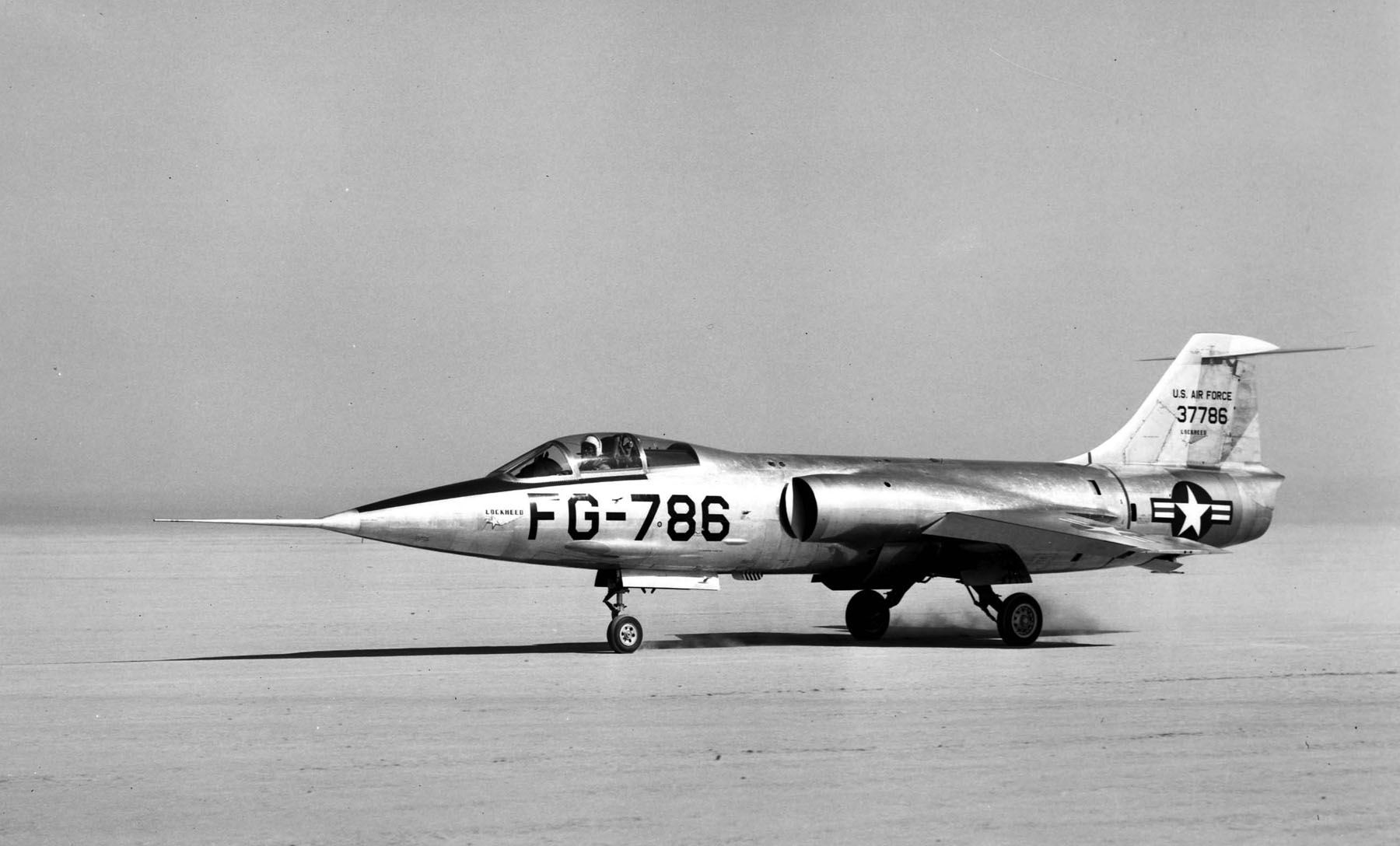 Lockheed XF-104 53-7786 on Rogers Dry Lake, Edwards Air force Base, California. (U.S. Air Force)