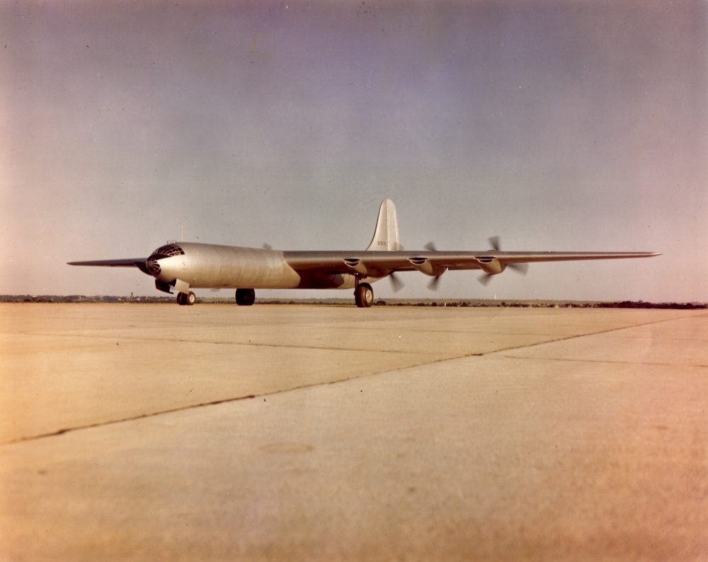 Boeing B-29 Superfortress size comparison to Convair B-36