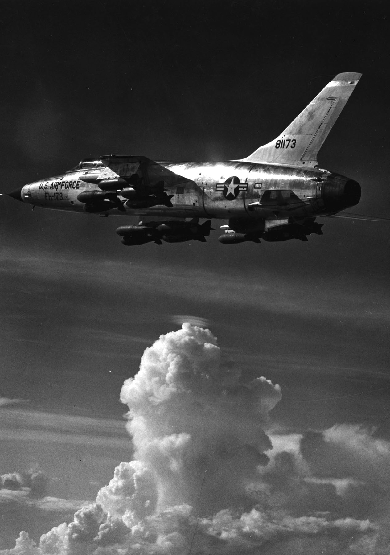 Republic F-105D-5-RE Thunderchief 58-1173 carrying a bomb load of sixteen 750-pound M117 general purpose bombs. (U.S. Air Force) 