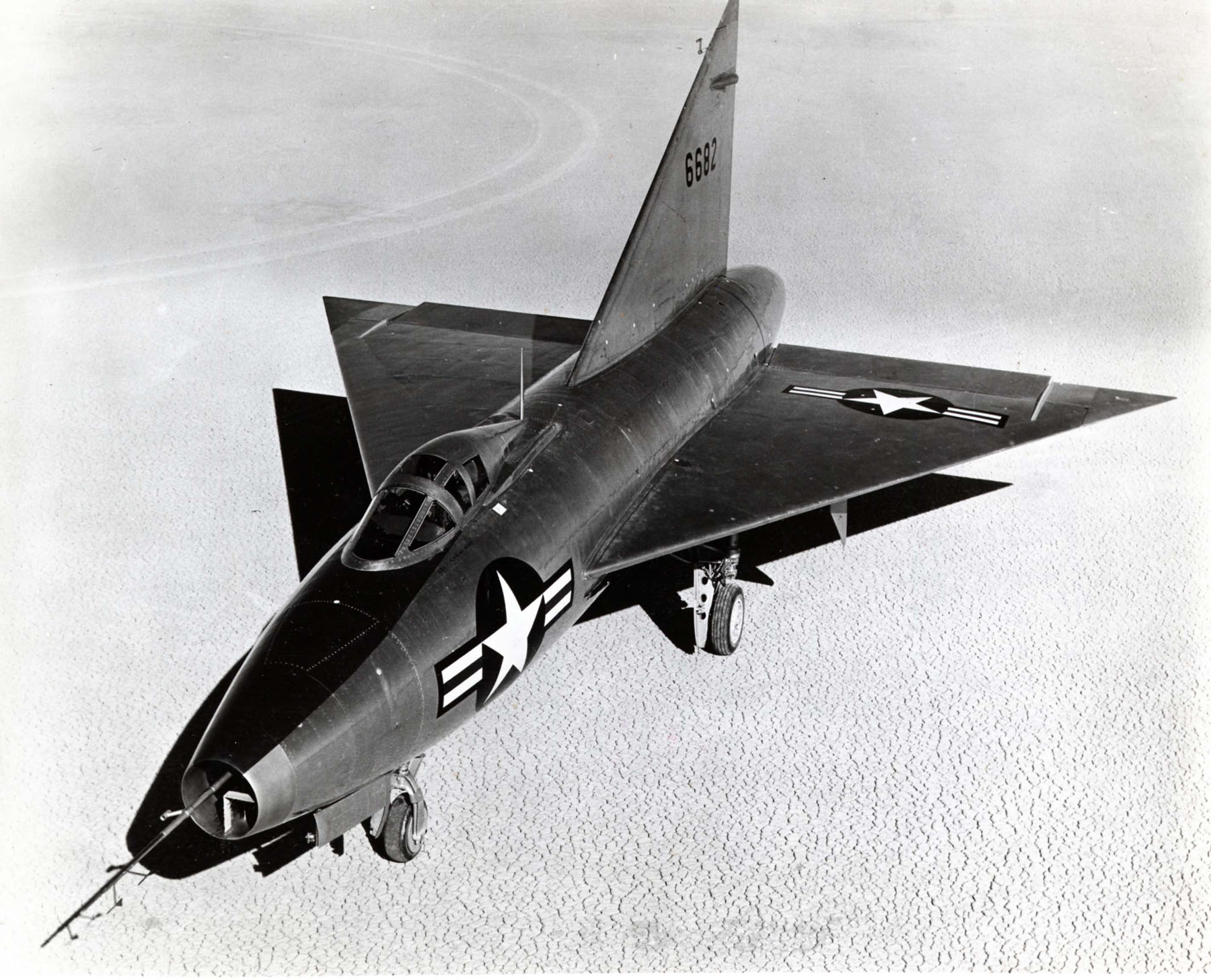 Convair XF-92A 46-682 on Muroc Dry Lake, 1948. (U.S. Air Force)