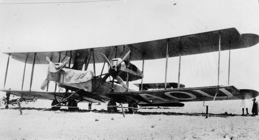 Vickers Vimy, G-EAOU. (John Oxley Library, State Library of Queensland)