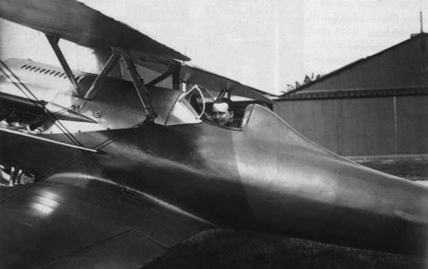 Joseph Sadi-Lacointe in his Nieuport-Delage 29.
