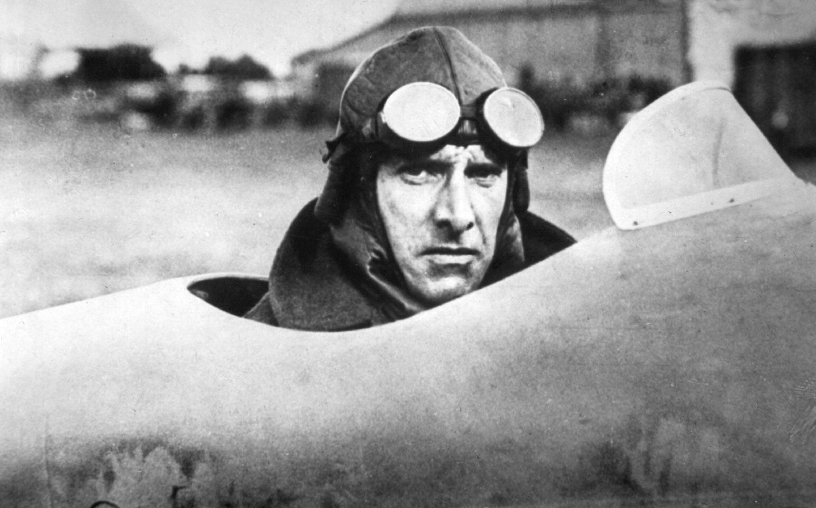 Captain Sir Geoffrey de Havilland, OM, CBE, AFC, RDI, FRAeS (27 July 1882–21 May 1965)