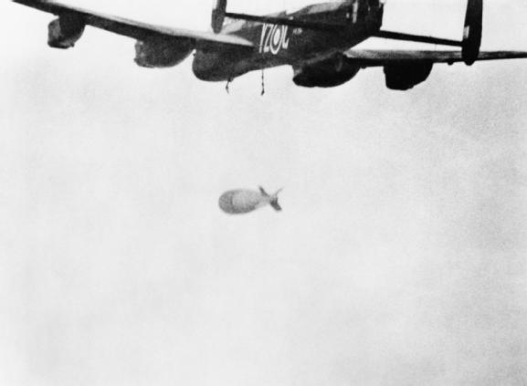 The Grand Slam bomb drops away from the No. 617 Squadron Lancaster B Mk.I Special, YZ-C, 19 March 1945. (Imperial War Museum)