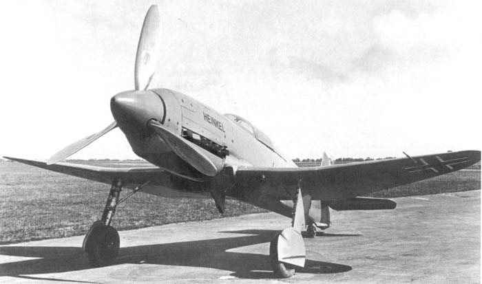 The eighth prototype,Heinkel He 100 V8, was modified for the speed record trial. It is also referred to as he 112U. 