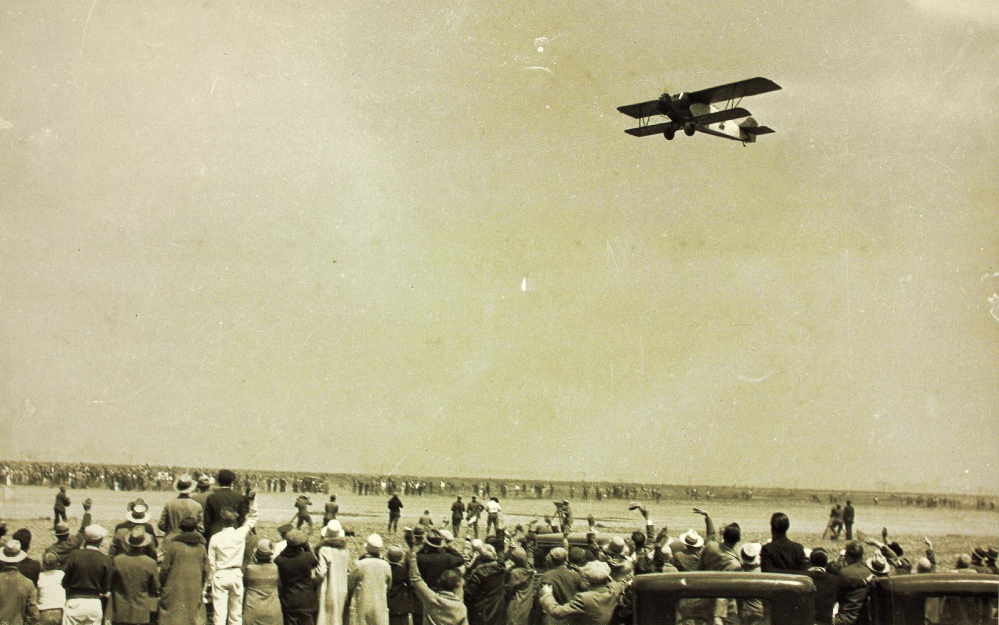 Miss Moran, Buhl CA-5 Air Sedan NC2915, takes off from Oakland, California, 16 August 1927. (San Diego Air and Space Museum Archives)