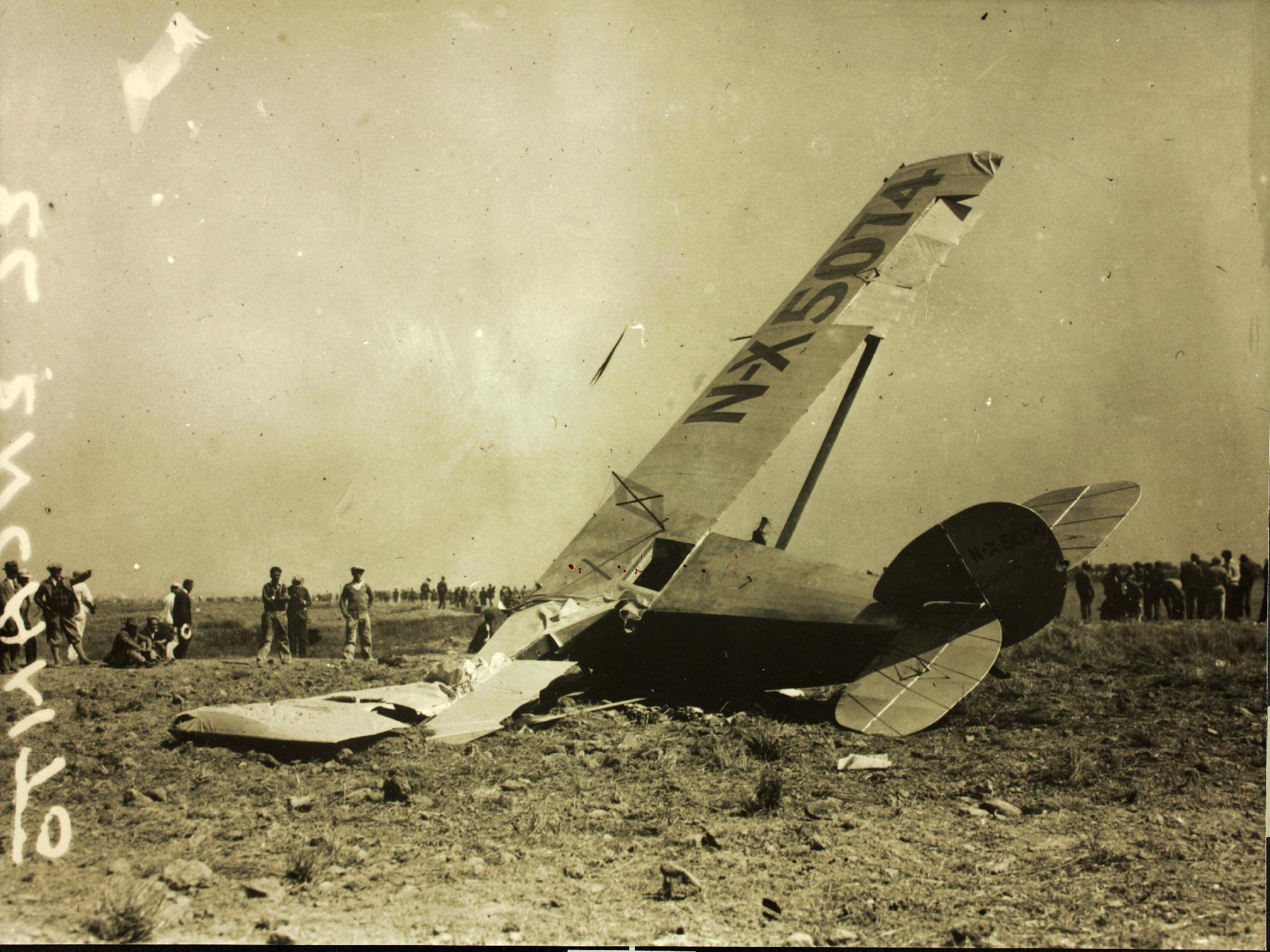 The Goddard Special, NX5074, El Encanto, which had been favored to win the race, crashed on takeoff. (San Diego Air and Space Museum Archives)
