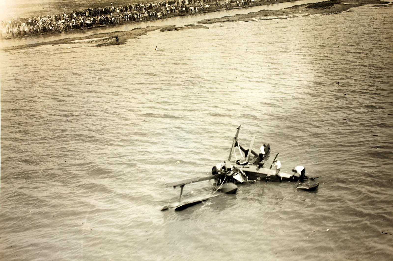 Spirit of Los Angeles, an International F-10 triplane, crashed on approach to Oakland. The crew were not hurt. (San Diego Air and Space Museum Archives) 