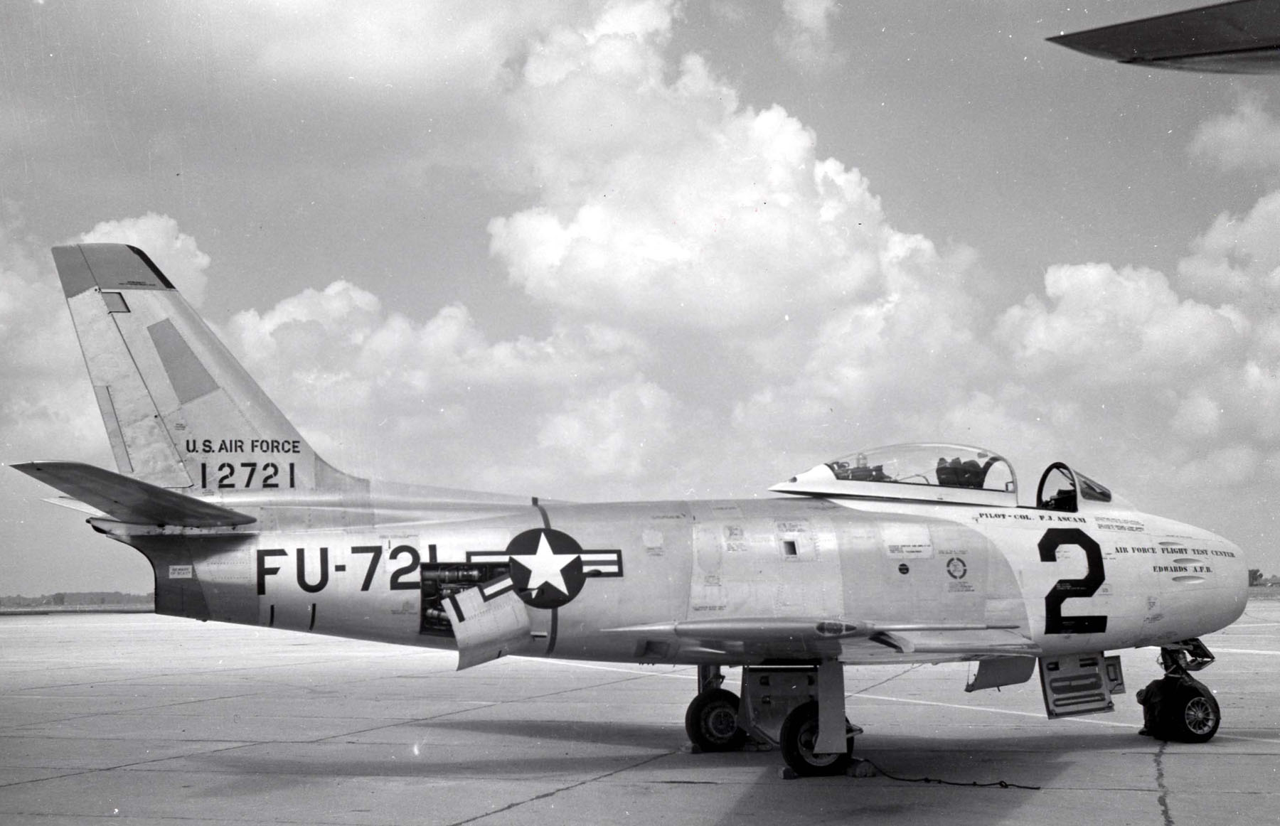 North American Aviation F-86E-10-NA Sabre 51-2721. (U.S. Air Force)