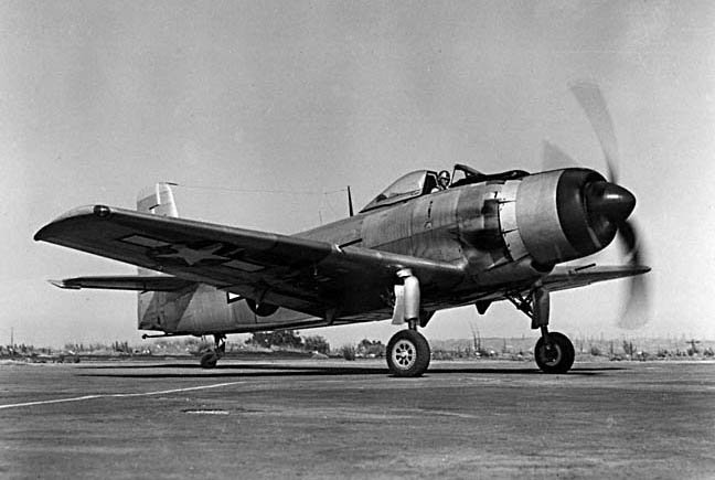 The first prototype Douglas XBT2D-1 Dauntless II, Bu. No. 9085. In this photograph the airplane has a propeller spinner. (San Diego Air and Space Museum archive)