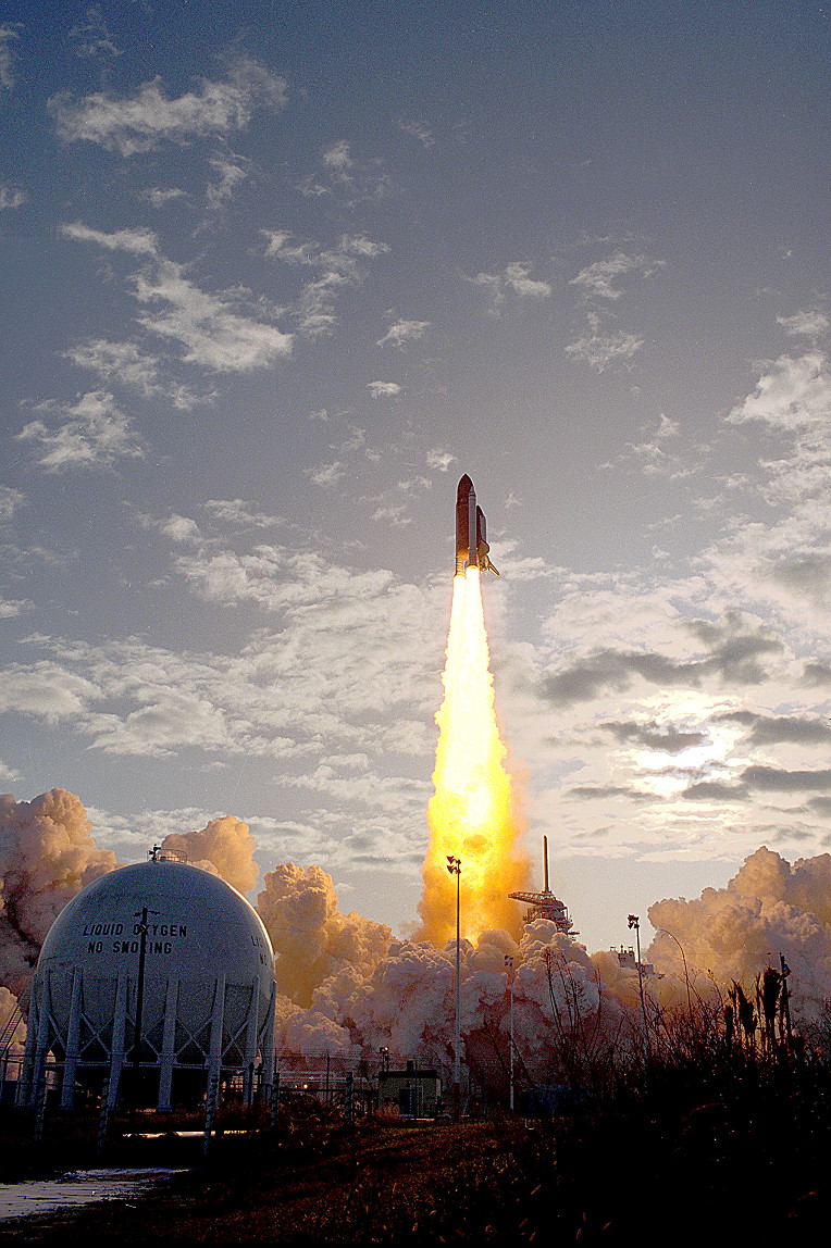 Space Shuttle Discovery (STS-53) launches from LC-39A, 13:24:00 UTC, 2 December 1992. (NASA)