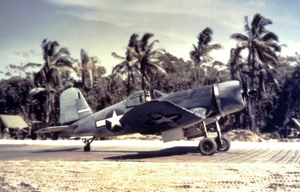 Las Ovejas Negras del Pacifico  Vought-F4U-1A-Corsair-VMF214-atTorokina-12-43