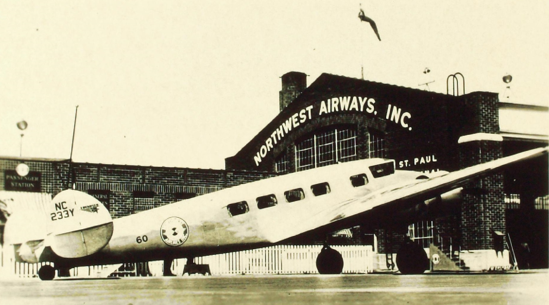 Lockheed Model 10 Electra NC233Y at St. Paul, Minnesota, 1934. (San Diego Air and Space Museum Archives)