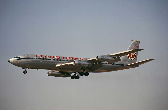 Flying Tiger Line Boeing 707-349C N322F. (Flying Tigers Mechanics)