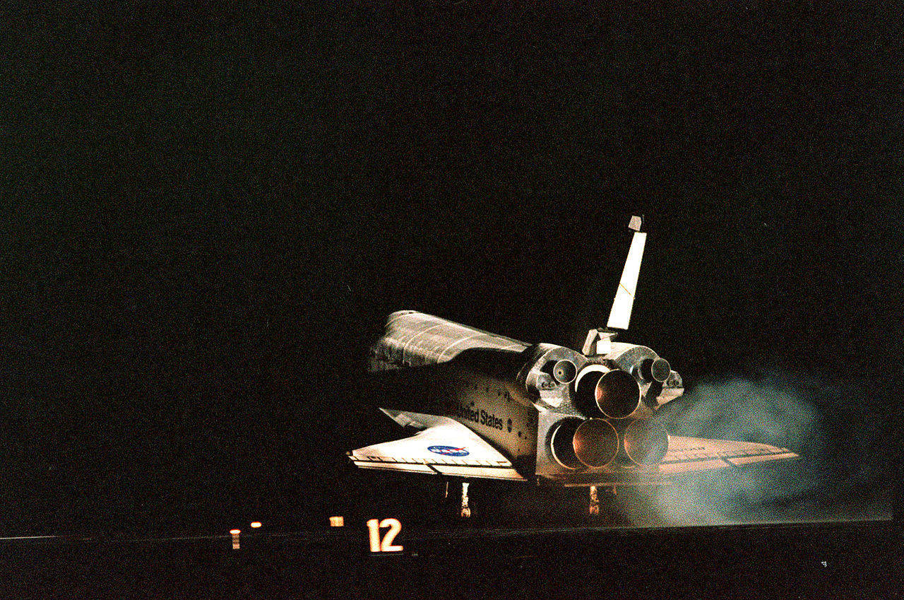 Endeavour touches down at Shuttle Landing Facility at 10:53:29 p.m. EST (NASA)