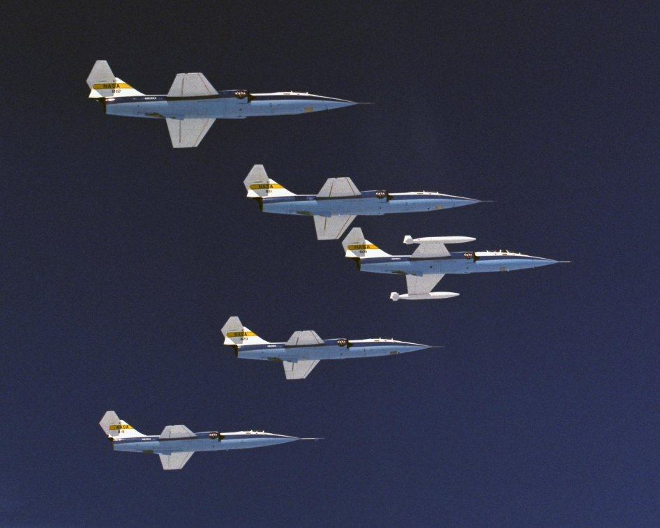 A formation of NASA's five Lockheed F-104 Starfighters, 11 April 1975. (NASA/Bob Rhine)