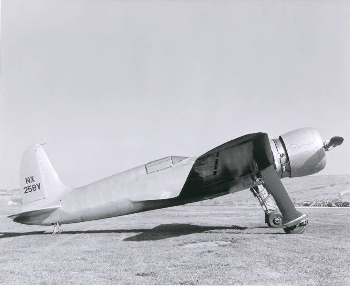 Hughes H-1 NX258Y, right profile. (Hughes Aircraft Company)