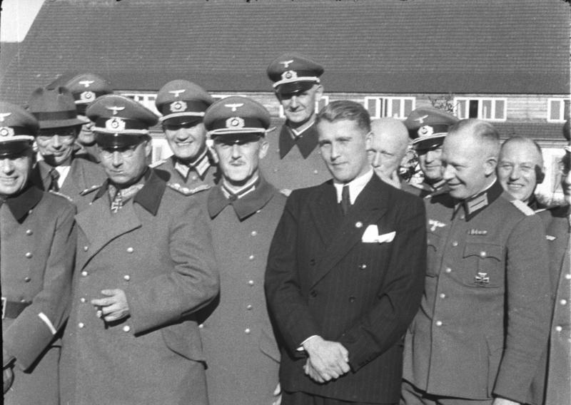 Wernher von Braun with a number of German officers at Peenemunde, March 1941. (Left to right) Oberst Dr. Walter Dornberger, General Friederich Olbricht, Major Heinz Brandt, von Braun; others not identified. (Bundesarchiv, Bild 146-1978-Anh.024-03/CC-BY-SA 3.0)
