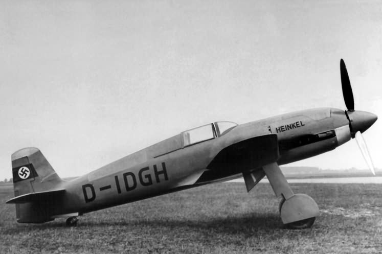 Heinkel He 100 V8 D-IDGH, world record-setting prototype, in overall light gray. (Heinkel Flugzeuwerke)