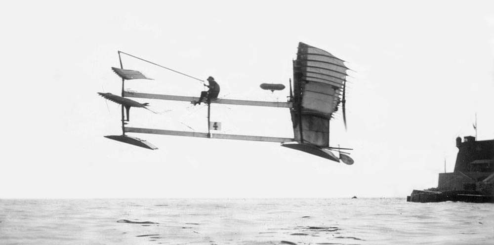 Henri Fabre flying his Hydroavian, 28 March 1910 (Monash University) 