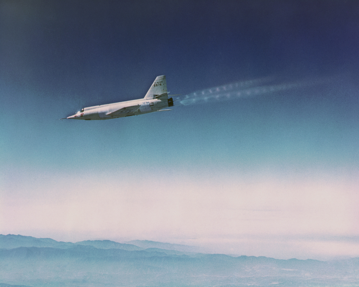 Bell X-2 46-674 in flight over Southern California, circa 1955–56. (NASA Photograph ET–128)