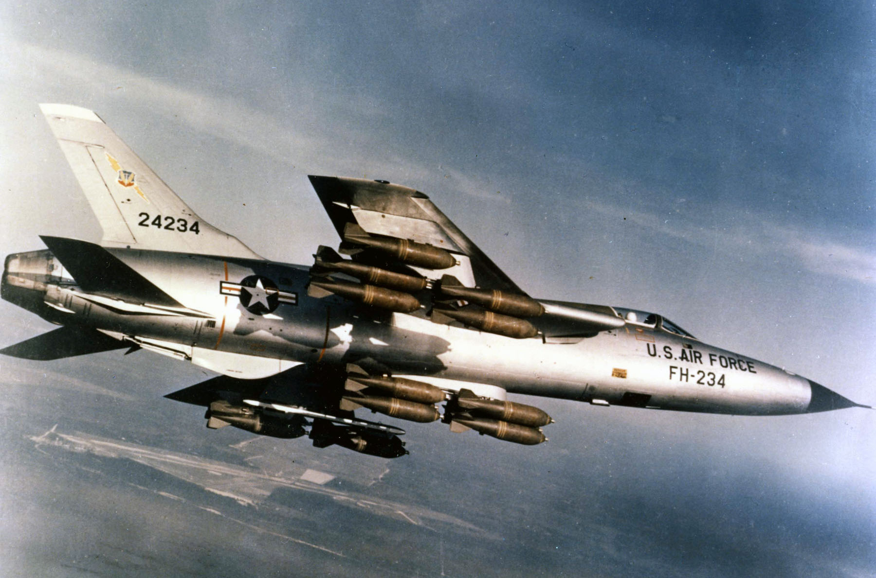 Republic F-105D-30-RE (S/N 62-4234) in flight with full bomb load. (U.S. Air Force photo)