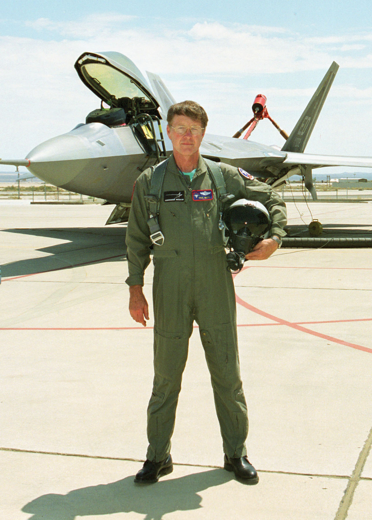 Test pilot Paul Metz with teh second F-22A EMD prototype, 91-4002, at Edwards Air Force Base, California.