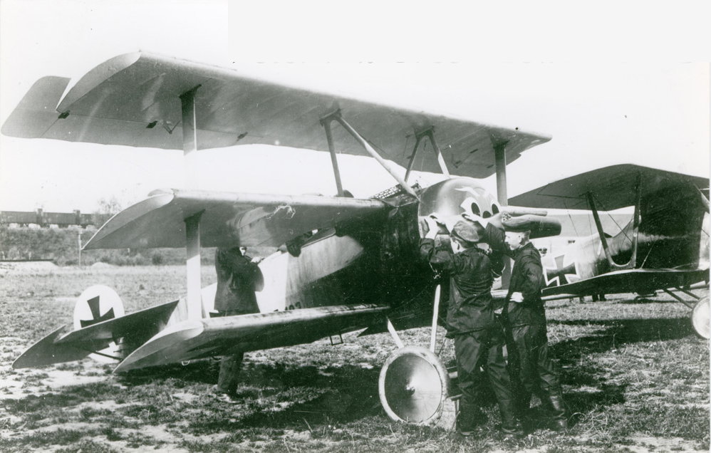 Leutnant Werner Voss' Fokker F.I triplane, 103/17. (Unattributed)