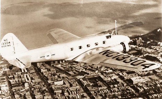 Boeing 247 NC13304 (Boeing)