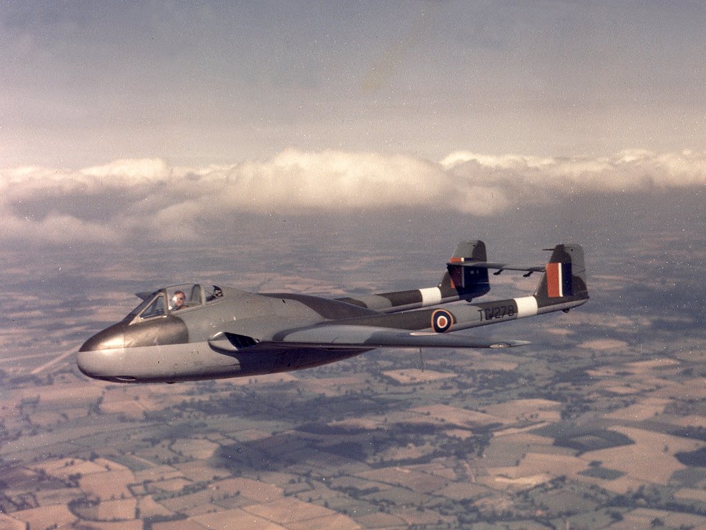 DH.100 Vampire F.1 TG/278 prior to high-altitude modifications. (de Havilland)