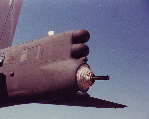 The B-52H was armed with a 20 mm M61 Vulcan 6-barreled cannon in place of the four .50-caliber machine guns of the earlier variants.