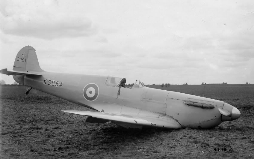  K5054 after crash landing at Matrlesham Heath, 22 March 1937. (Solent Sky Museum) 