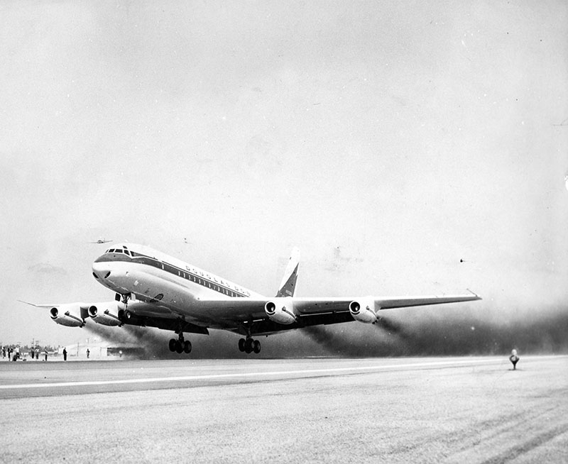 Douglas DC-8-11 N8008D takes of from Long Beach Airport, 10:10 a.m., 30 May 1958.