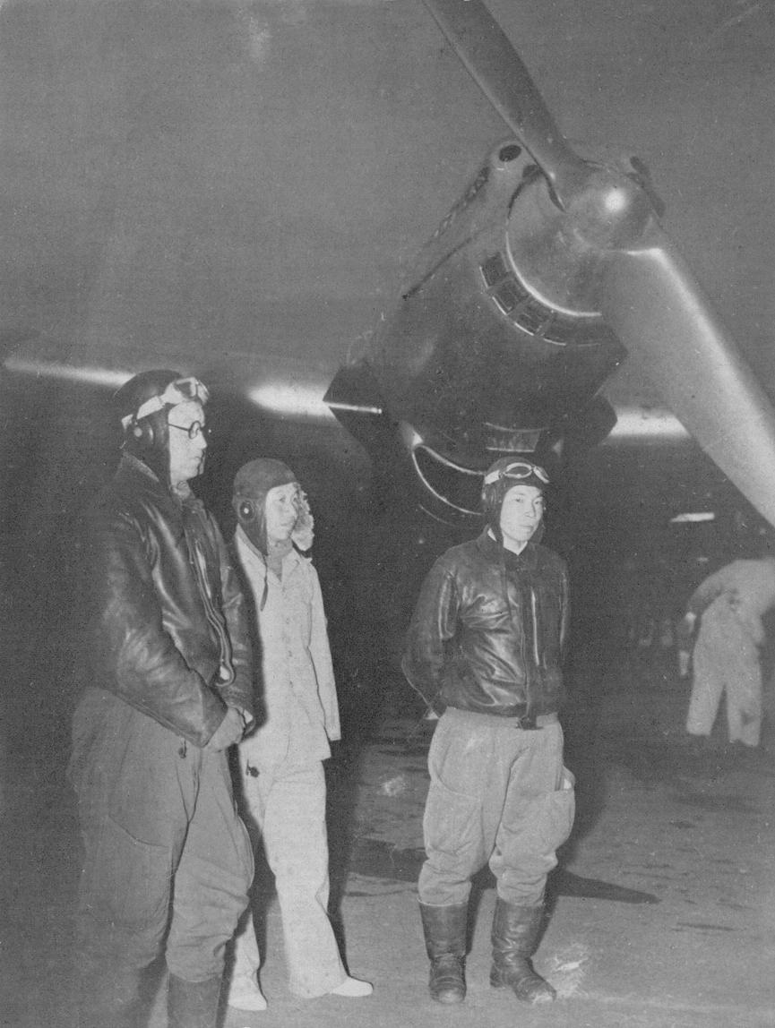 (Left to right) Major Fujita Yuzo, Flight Engineer Sekine Chiaichi and Master Sergeant Takahashi Fukujiro with the Koken-ki. (Arawasi Publications)