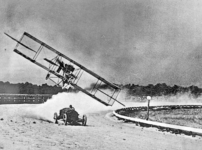 Ruth Law races Gaston Chevrolet, 1918. (Library of Congress via The Old Motor)