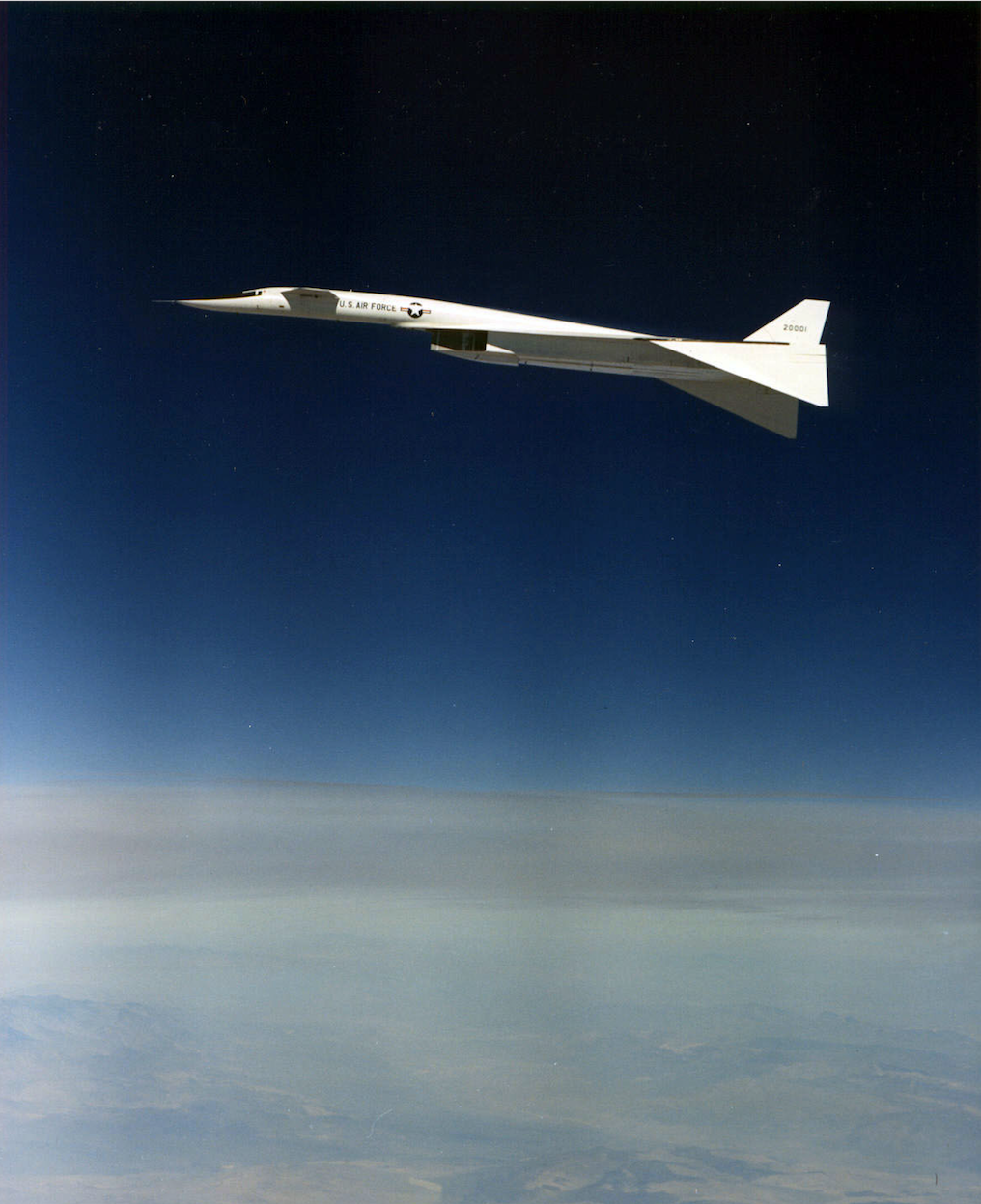 The story behind this amazing image: Concorde at LAX in 1974 - A