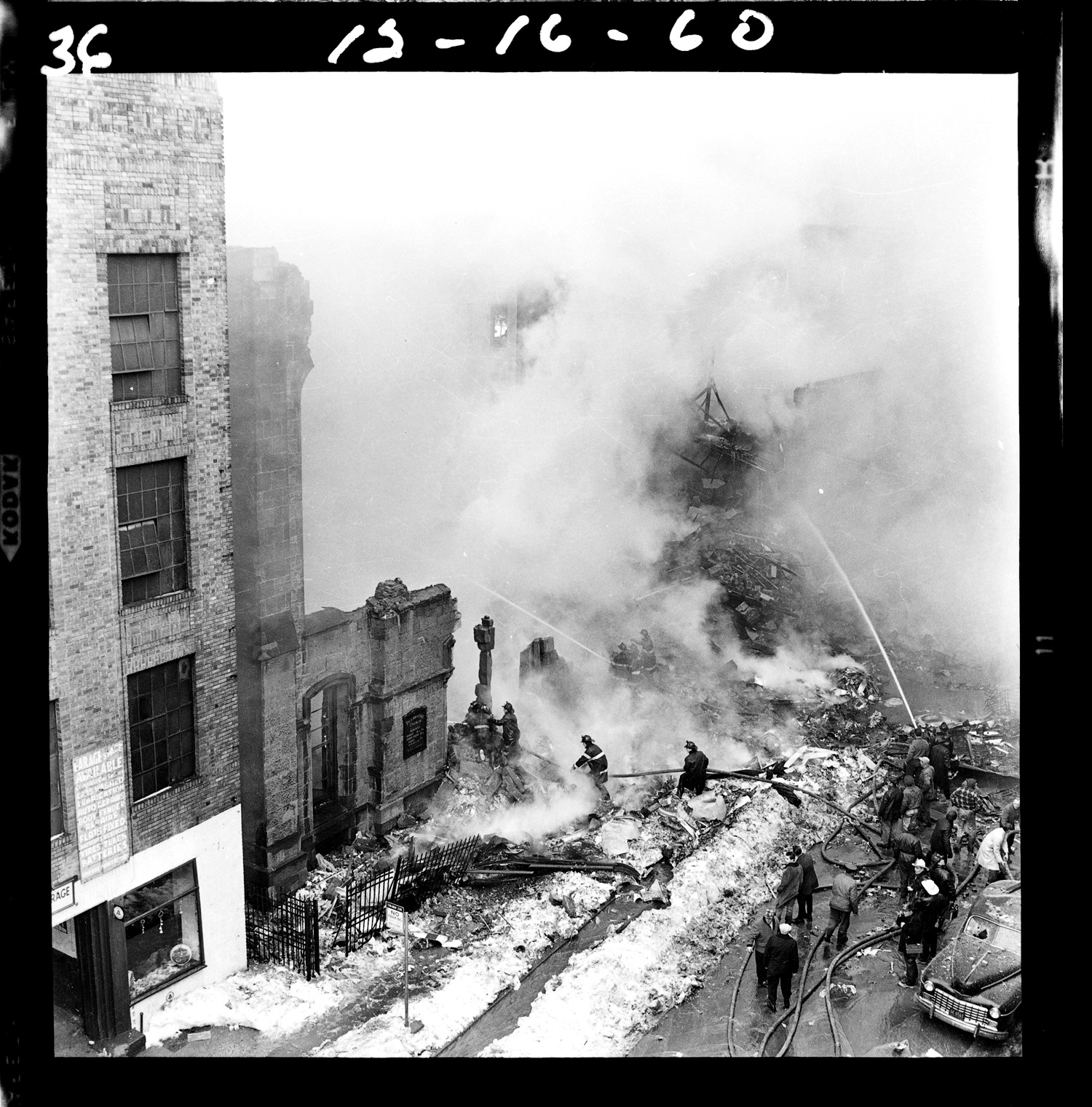 Crash of a Douglas DC-8-11 in New York: 90 killed