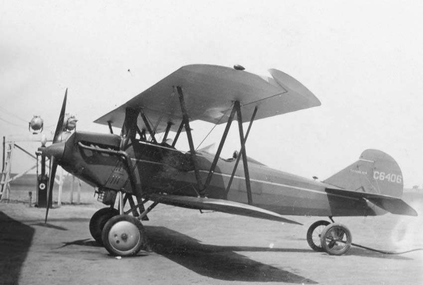 1928 travel air biplane