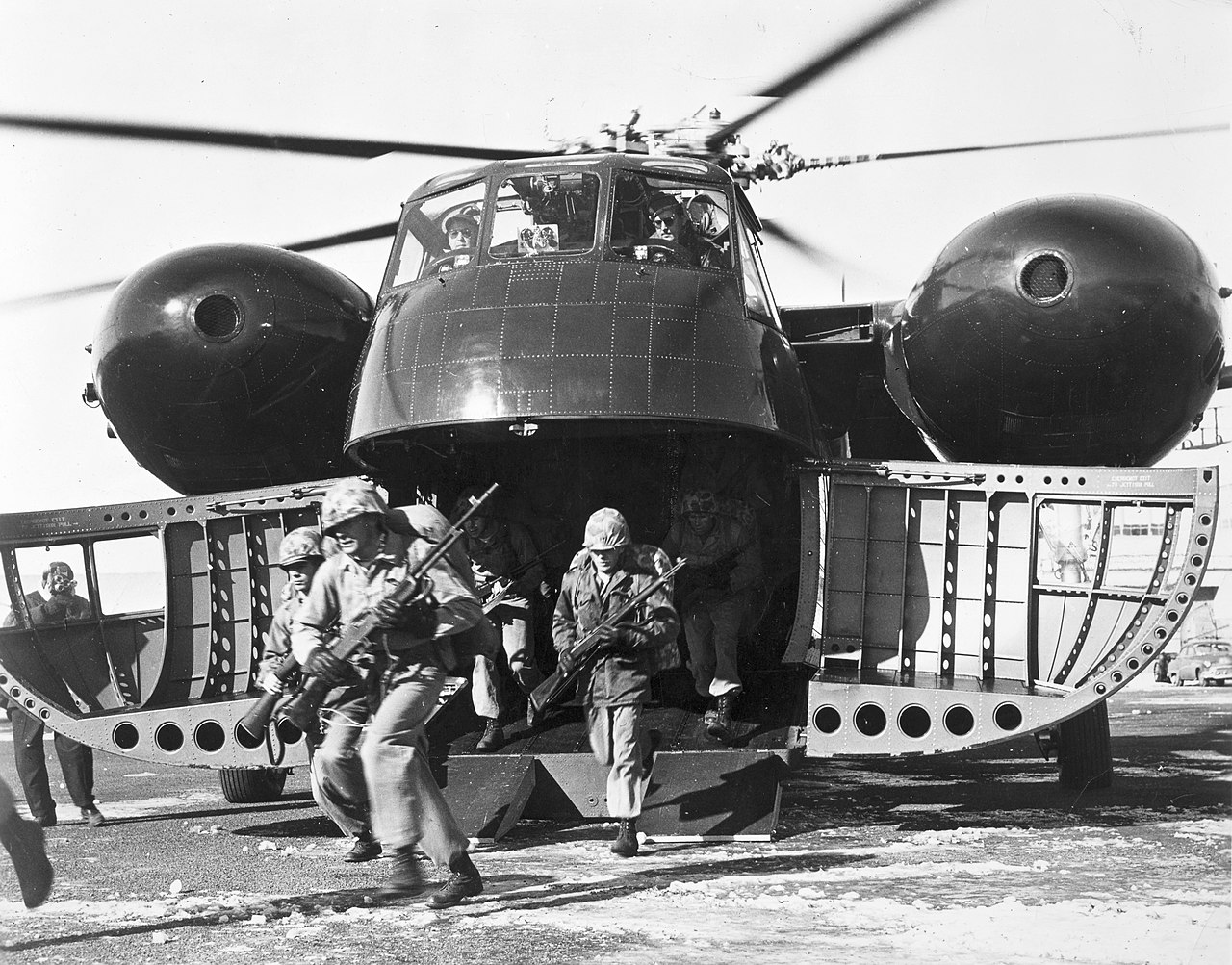 File:USAF helicopters training for Son Tay raid 1970.jpg - Wikimedia Commons