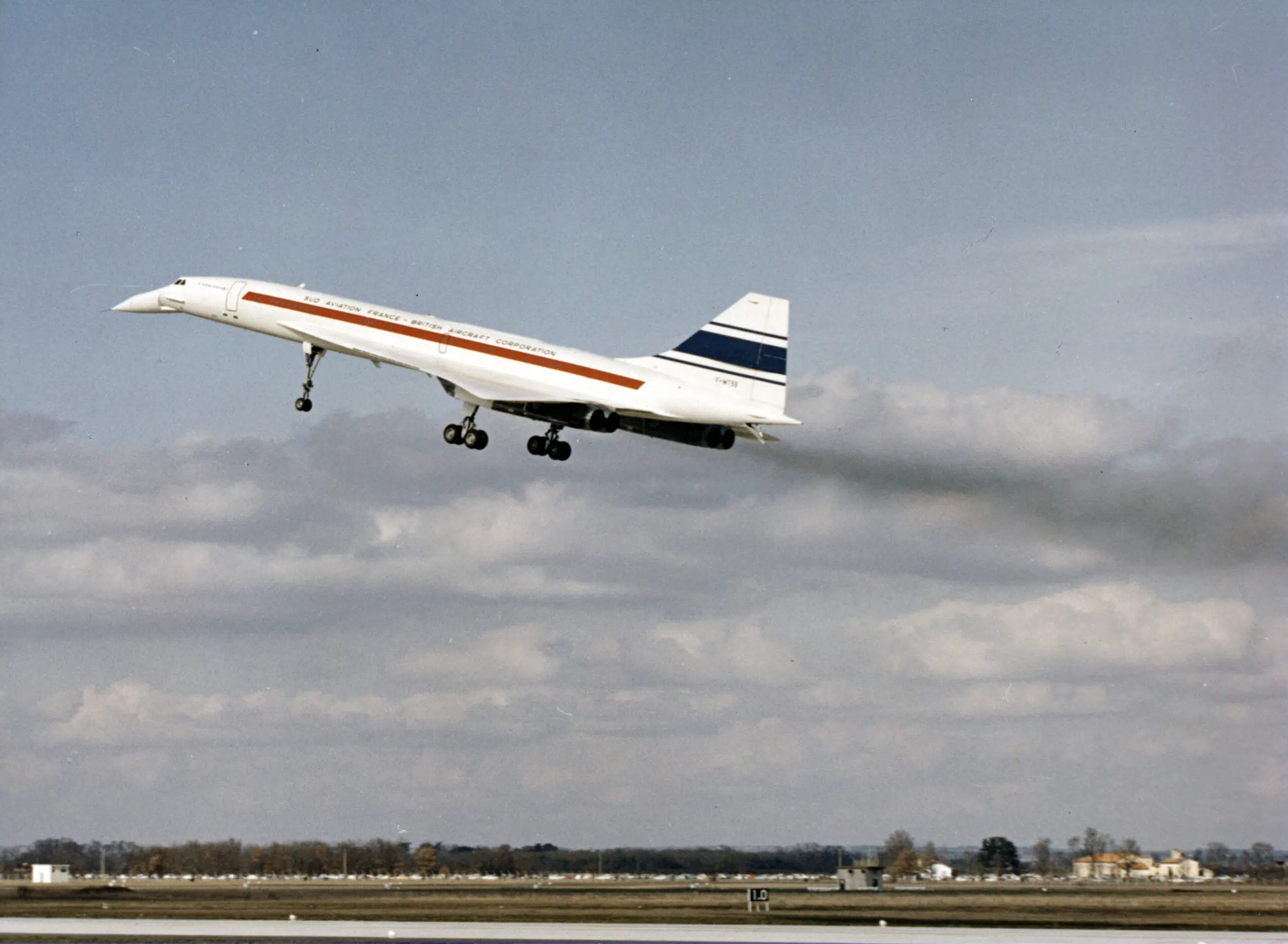 https://static.thisdayinaviation.com/wp-content/uploads/tdia/2012/03/A%C3%A9rospatiale-Concorde-001-first-flight-at-Toulouse-2-March-1969-test-pilot-Andr%C3%A9-Edouard-Turcat1.jpg.webp