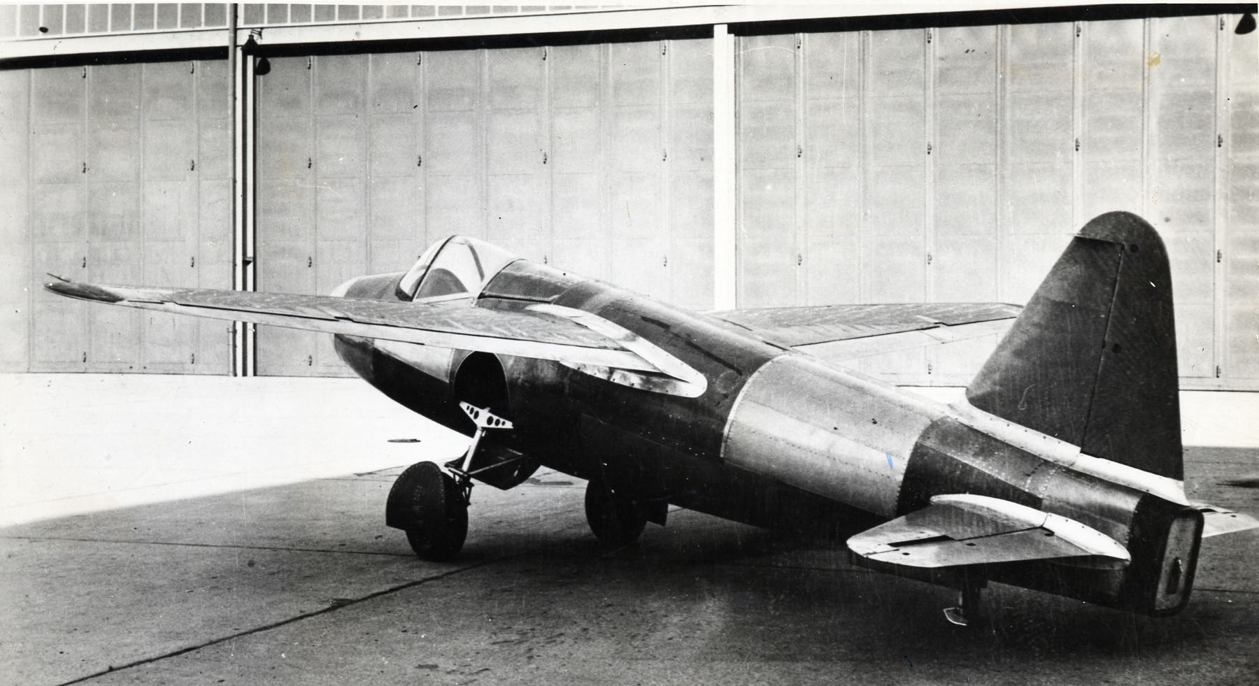 Первый в мире реактивный. Самолёт Heinkel he 178. Первый турбореактивный самолёт Heinkel he 178.. He 178 Хейнкель 178. Самолёт Heinkel he 176.