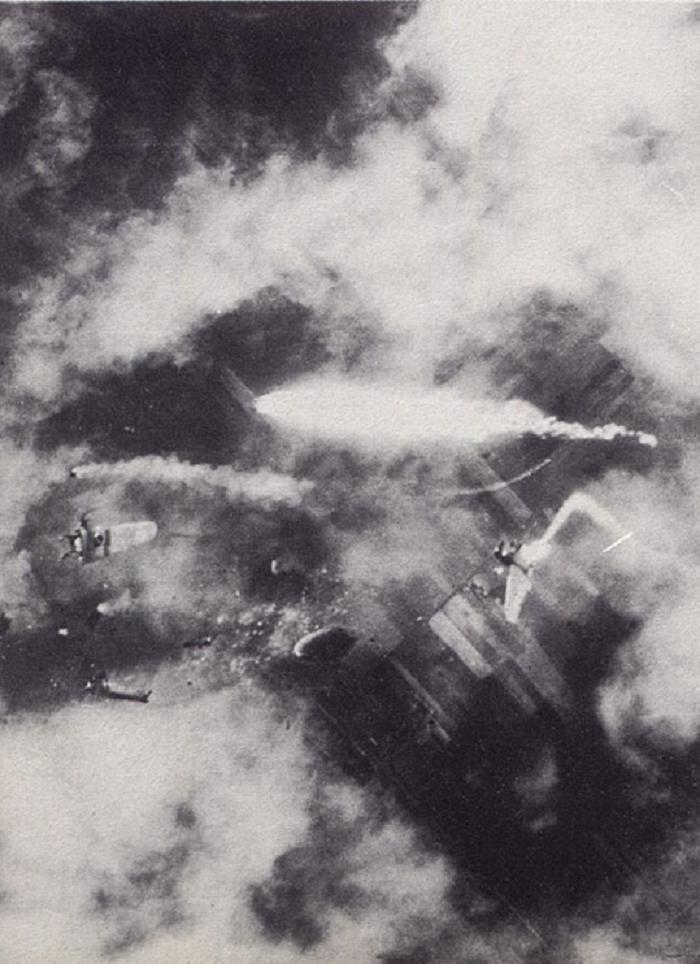 Boeing B-17G-15-BO Flying Fortress 42-31333, Wee Willie, Exploding And ...