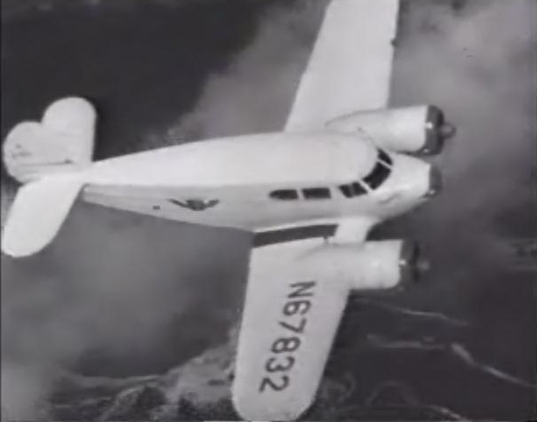 Der erste Singvogel war diese Cessna T-50, N ( productions)