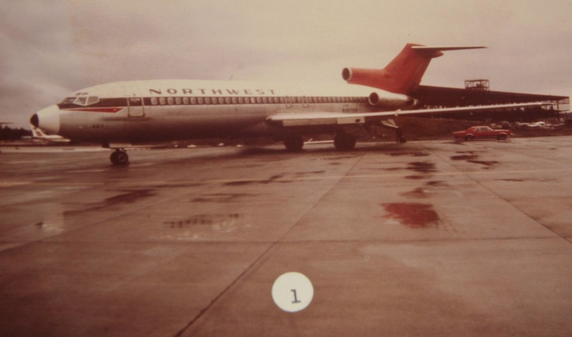 Northwest Airlines 727 Interior