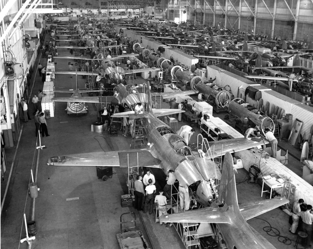 P-39Q-30-BE Airacobra and P-63A-8-BE Kingcobra aircraft being built at ...